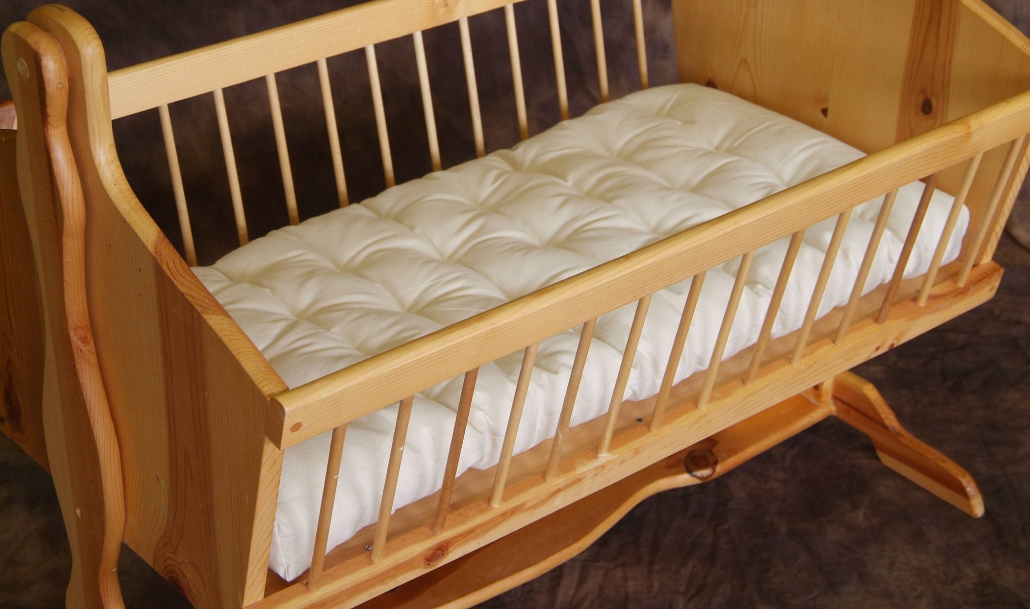 can i wash a bassinet mattress